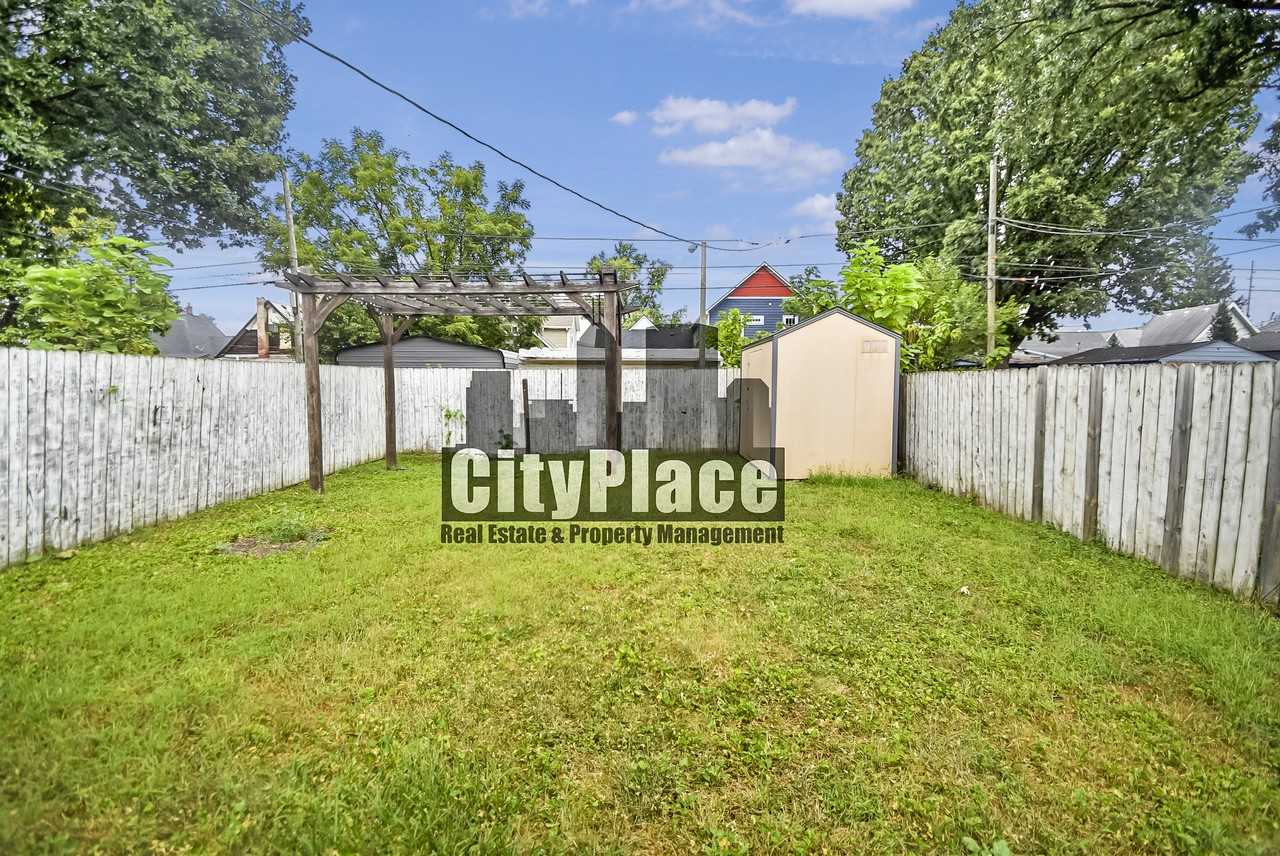 1616 Fletcher Ave - Photo 6 of 17