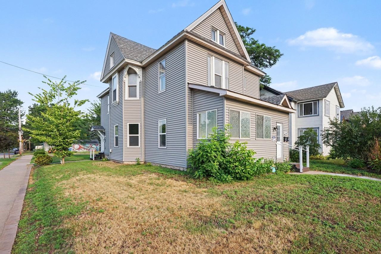 2600 University Ave Ne #1 - Photo 2 of 9