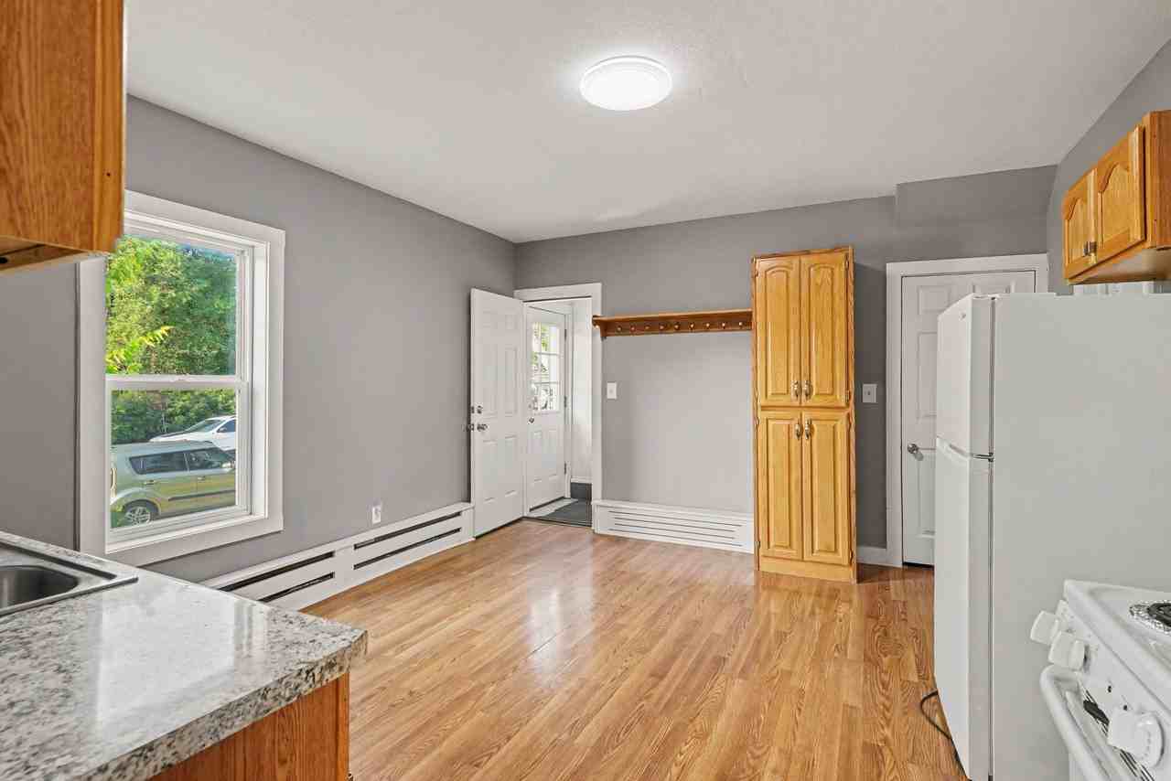2600 University Ave Ne #1 - Photo 3 of 9