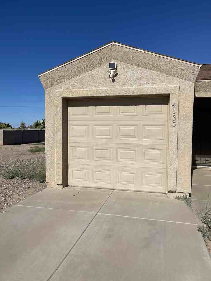 4035 N Montgomery Cir #B - Photo 2 of 12