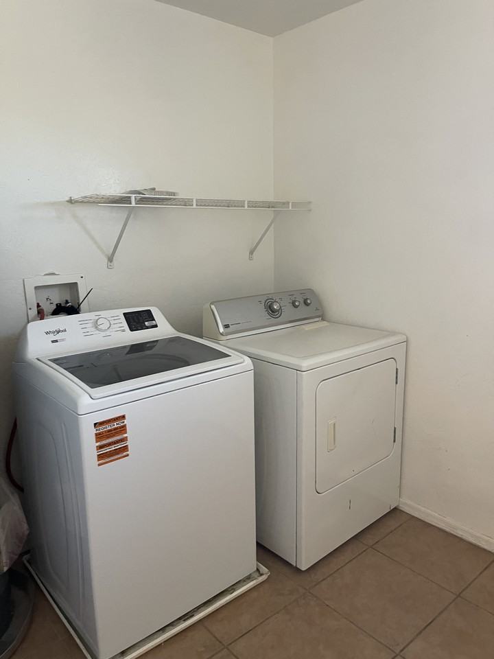 4035 N Montgomery Cir #B - Photo 4 of 12