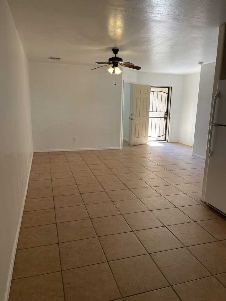 4035 N Montgomery Cir #B - Photo 5 of 12
