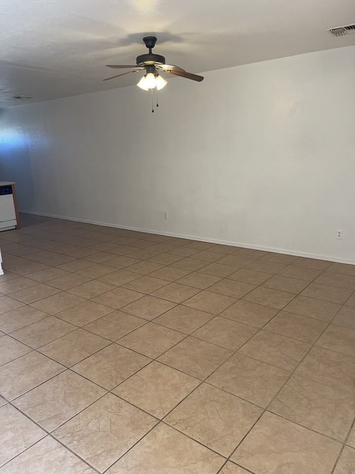 4035 N Montgomery Cir #B - Photo 6 of 12