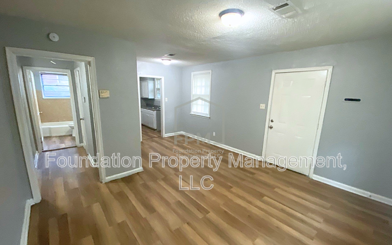 408 Jacklyn Ave - Photo 3 of 11
