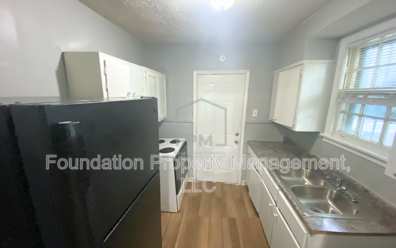 408 Jacklyn Ave - Photo 5 of 11