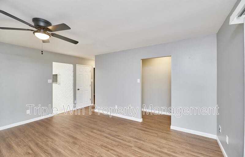 2400 E Humes Ln - Photo 4 of 18
