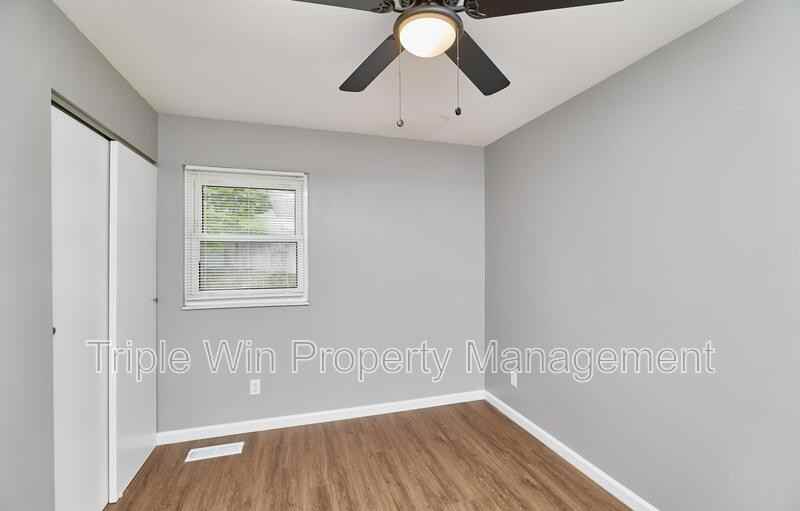 2400 E Humes Ln - Photo 6 of 18