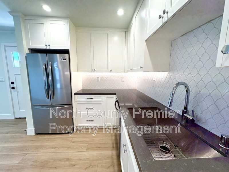 4673 32nd St - Photo 5 of 16