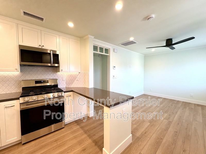 4673 32nd St - Photo 7 of 16