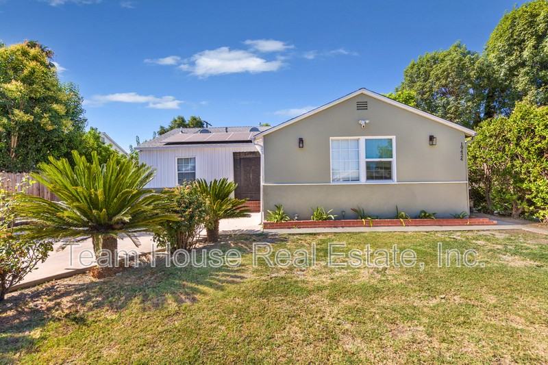 19422 Welby Way - Photo 3 of 42