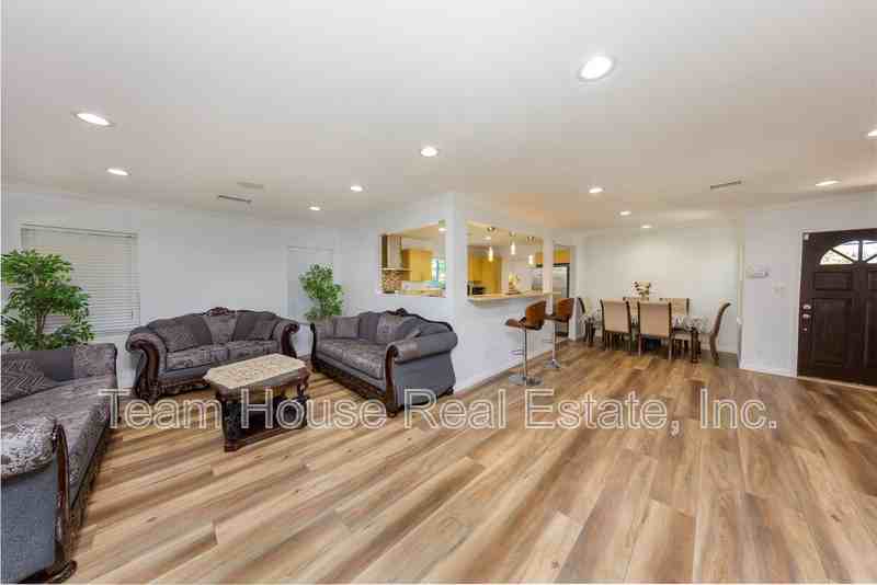 19422 Welby Way - Photo 7 of 42
