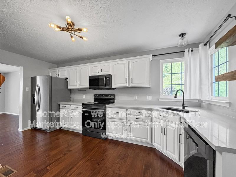 220 Maple Ridge Dr - Photo 7 of 18