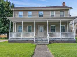 featured image of 202 Howell St