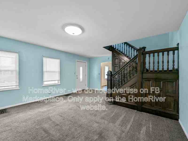 202 Howell St - Photo 6 of 20
