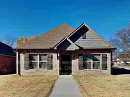 featured image of 601 S Florence Ave