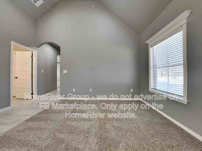 601 S Florence Ave - Photo 5 of 24