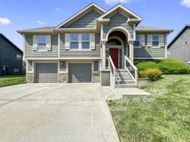 featured image of 8928 Ne 116th Ter
