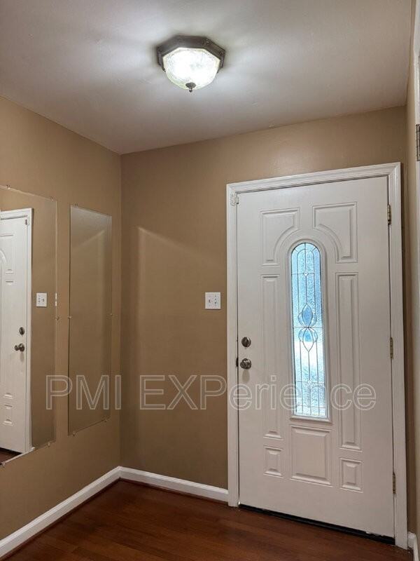 2067 Chadwick Ter - Photo 4 of 33