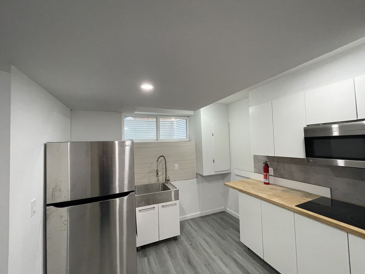 396 Kingsmere Way Se - Photo 4 of 18