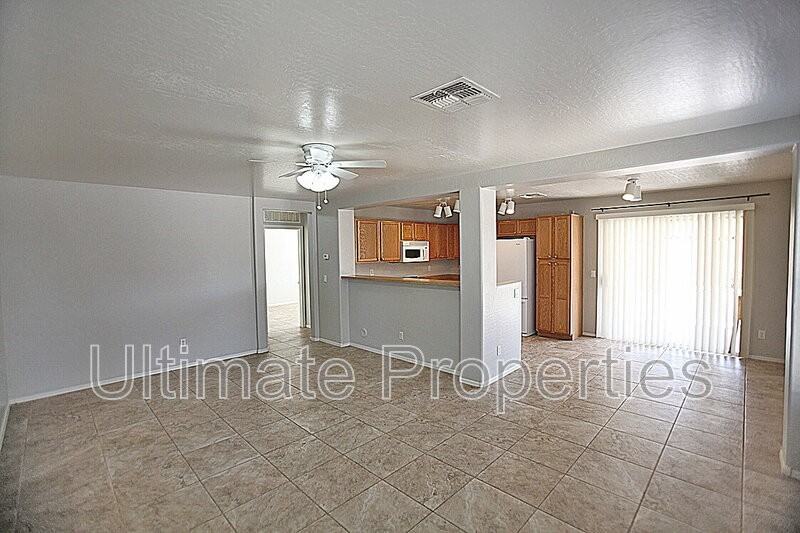 13301 N 124th Ave - Photo 2 of 13
