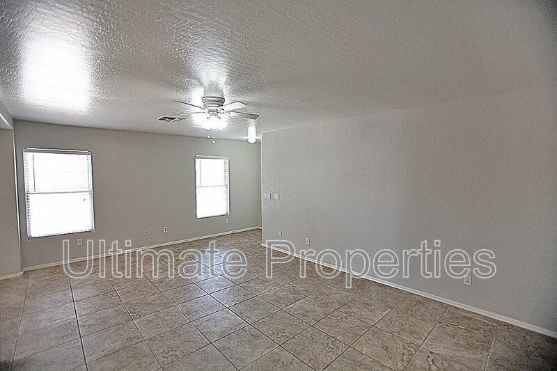 13301 N 124th Ave - Photo 5 of 13