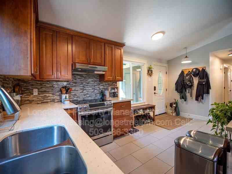 13610 Se Holgate Blvd - Photo 5 of 24