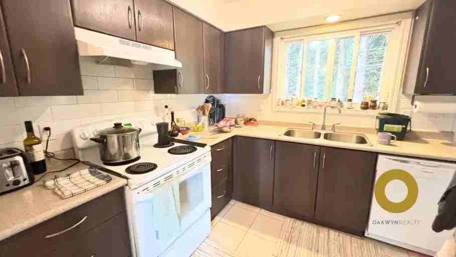 127 Mary St - Photo 7 of 20