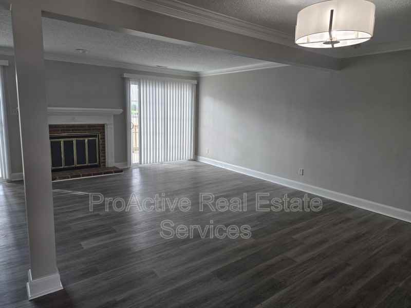 674 Lord Dunmore Dr - Photo 5 of 35