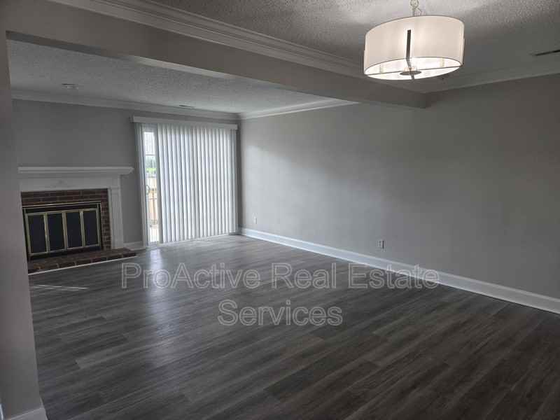 674 Lord Dunmore Dr - Photo 6 of 35