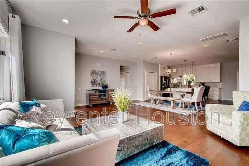 5004 Balcones Dr - Photo 6 of 50