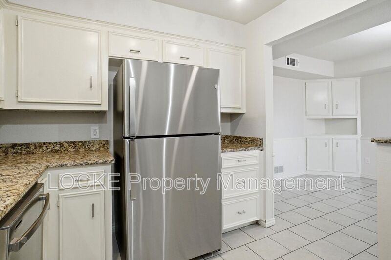 2033 Teton Pl #B - Photo 5 of 15