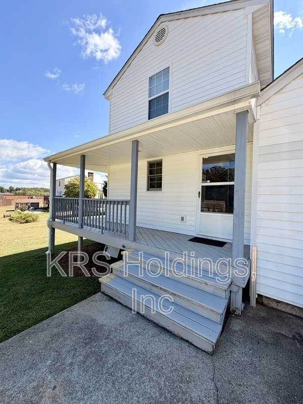3415 Thomas Jefferson Rd - Photo 2 of 10