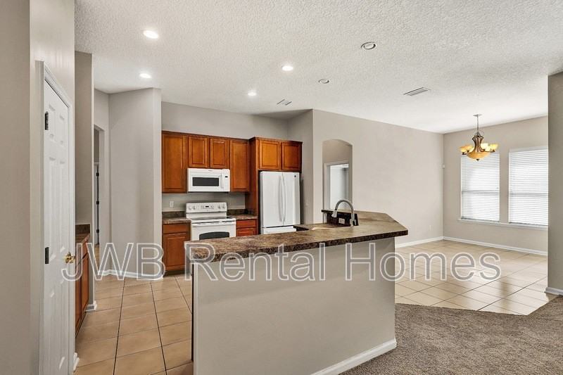 14422 Christen Dr S - Photo 4 of 28