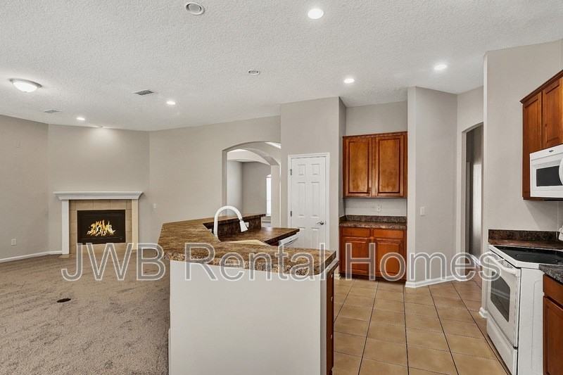 14422 Christen Dr S - Photo 5 of 28