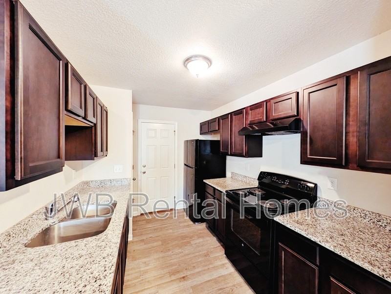 134 E 43rd St - Photo 2 of 15