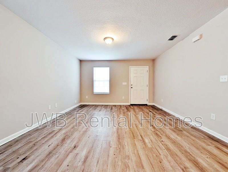 134 E 43rd St - Photo 6 of 15