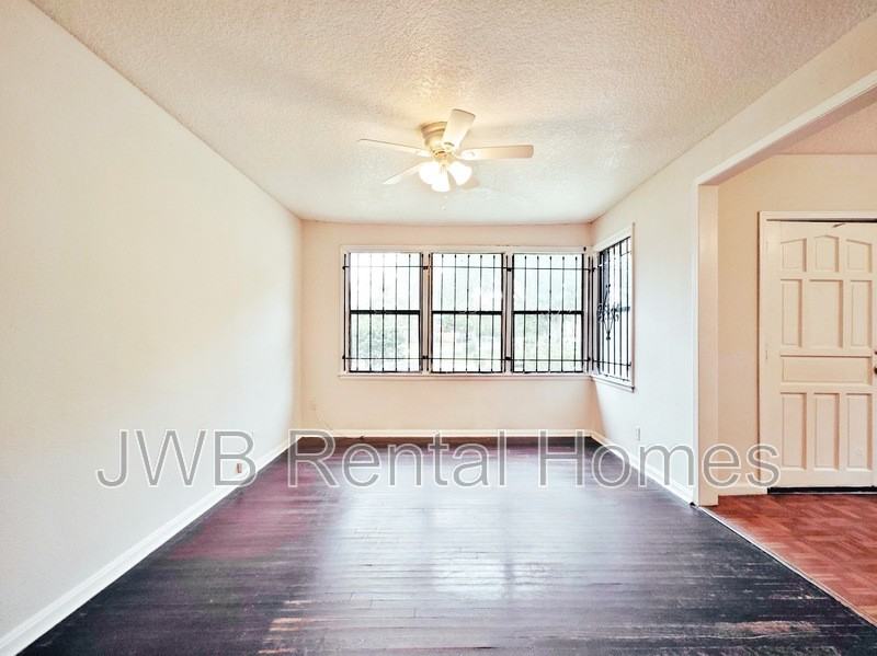 1905 Prospect St W - Photo 6 of 11