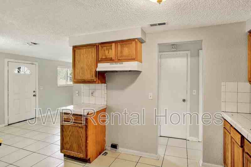 3837 Nancy St - Photo 3 of 16