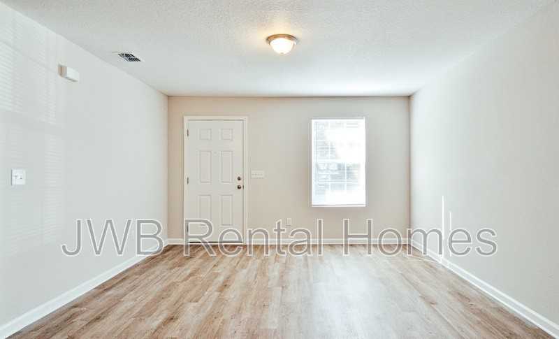 3133 Dignan St - Photo 6 of 11