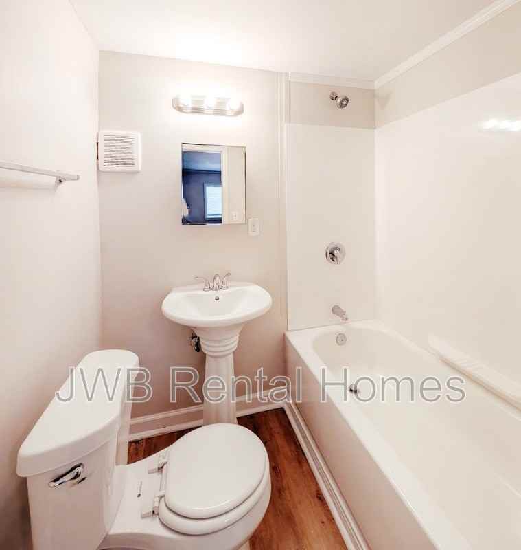 8740 Free Ave - Photo 7 of 16