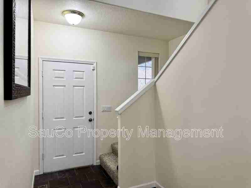 255 Ne 74th Ave - Photo 2 of 31