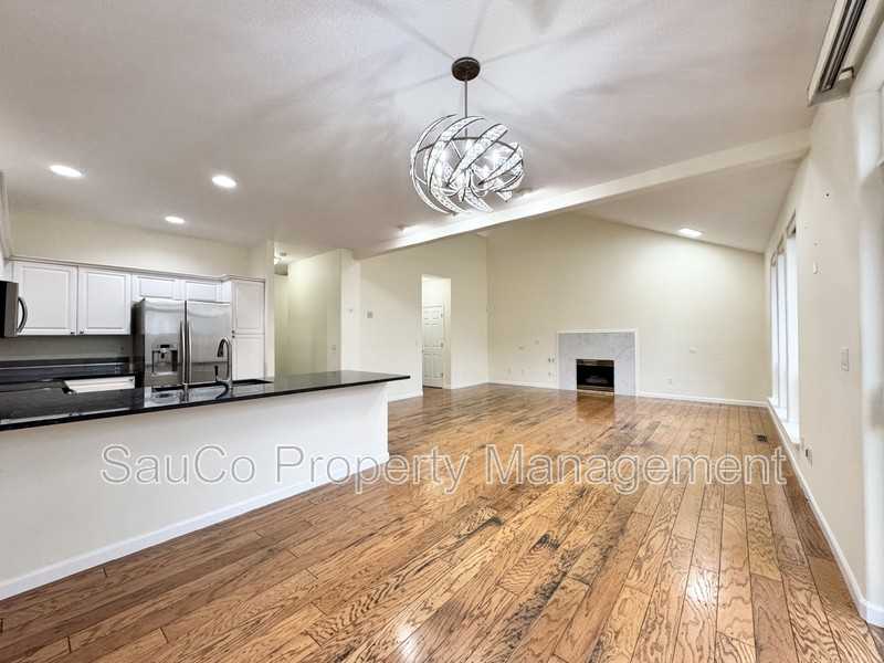 255 Ne 74th Ave - Photo 7 of 31