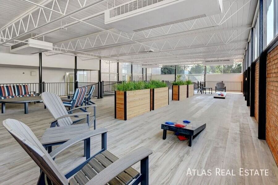 1009 13th Avenue - Photo 4 of 21