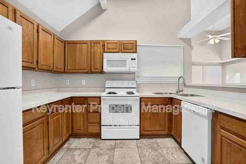 3607 Mccuiston Rd #53 - Photo 4 of 36
