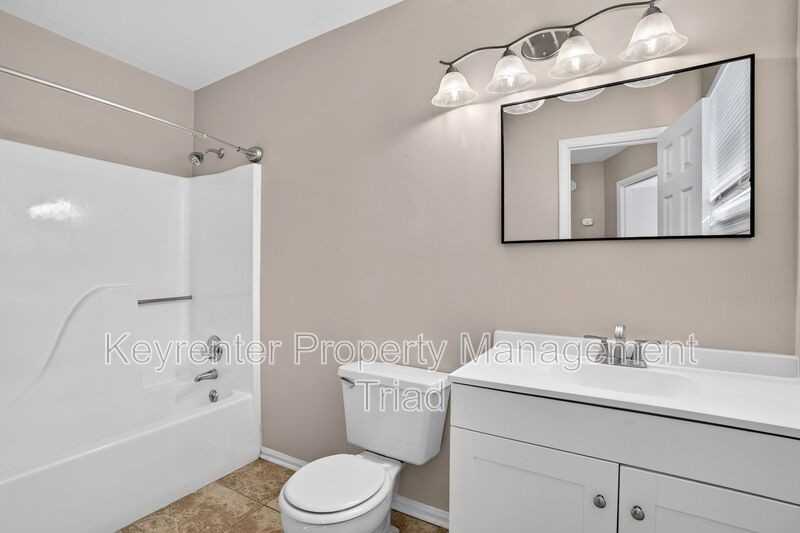 3607 Mccuiston Rd #53 - Photo 5 of 36