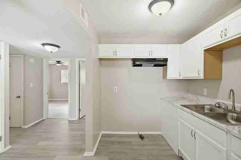 1952 18th Pl N - Photo 2 of 9