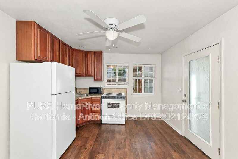 2405 G St - Photo 5 of 15