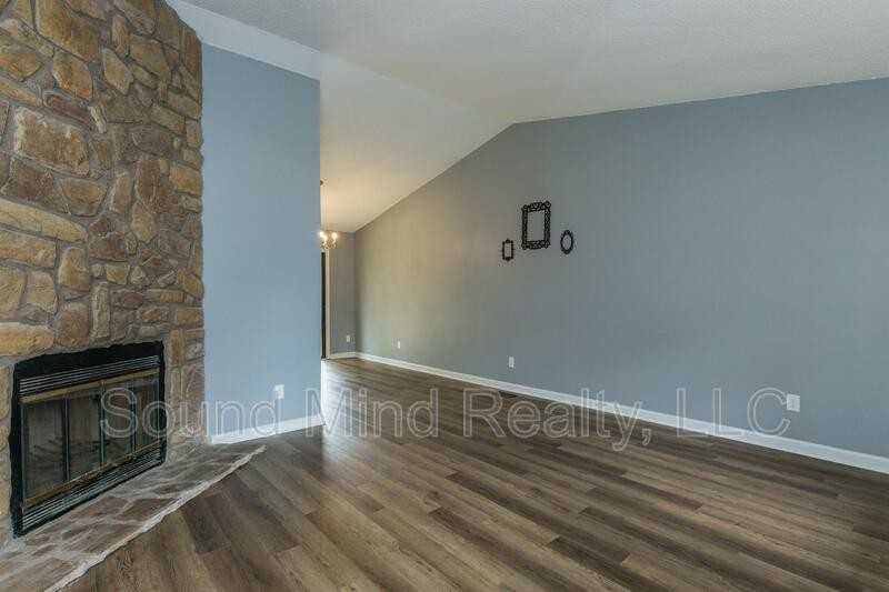 8221 Rocky Ct - Photo 7 of 30