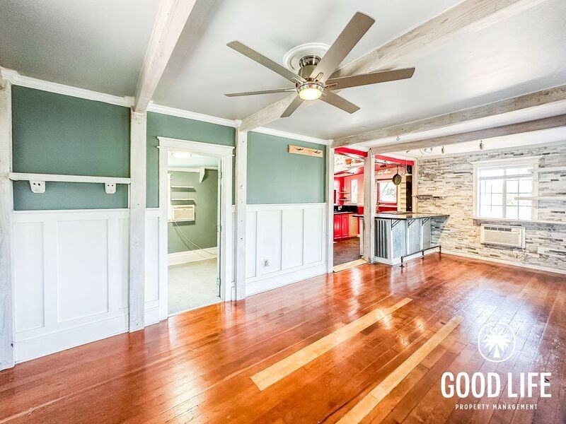 260 Woodman St - Photo 2 of 24