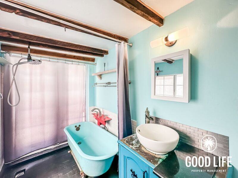 260 Woodman St - Photo 4 of 24